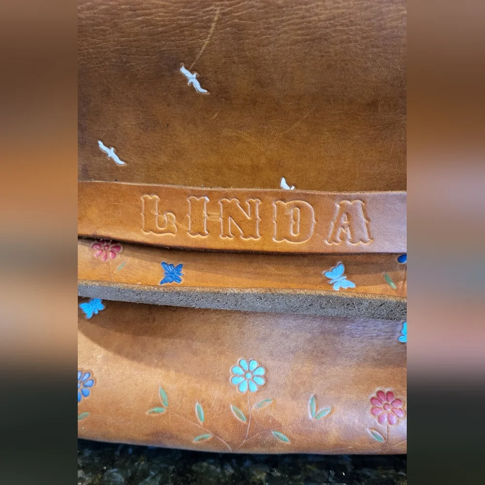 Vintage Tan Tooled Leather Purse with Embossed Flowers, Birds, and Butterflies - Picture 9 of 15